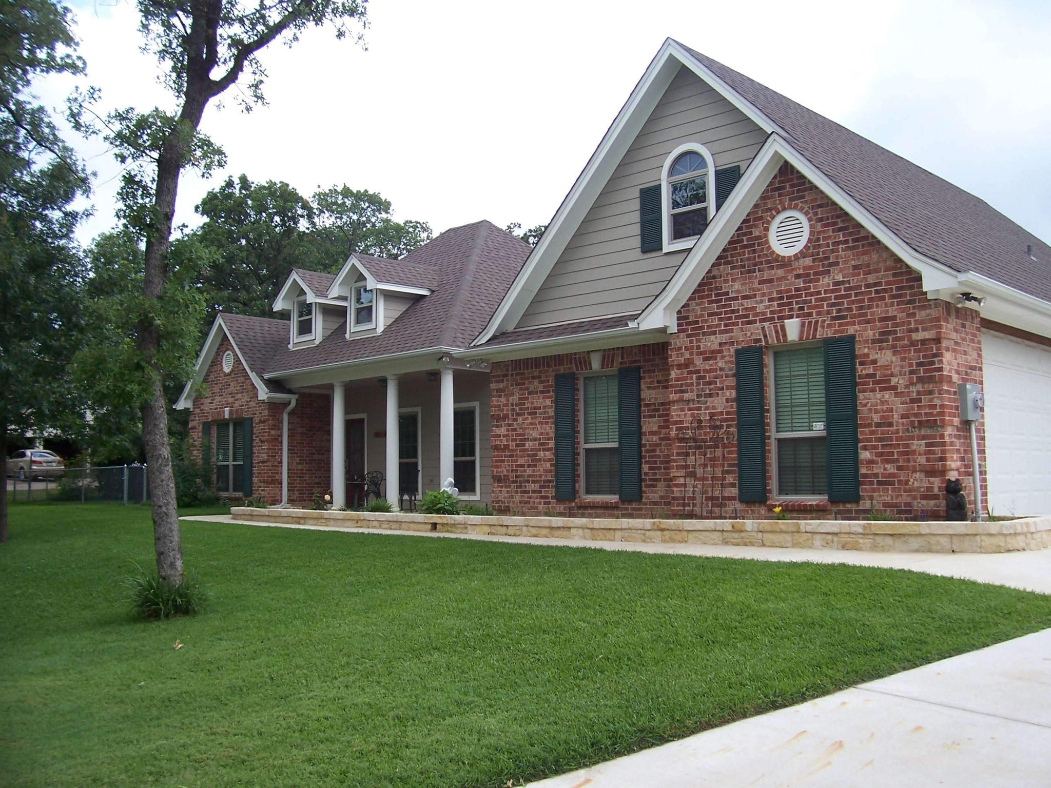 HPG-18006-1 front elevation of homeplans